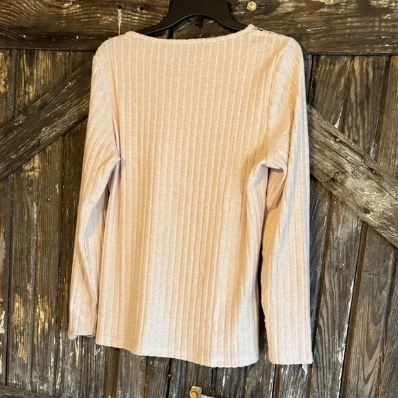 Elegant Beige Long Sleeve Women's Top - Picture 7 of 8